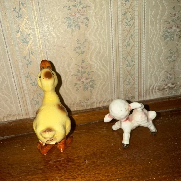 Vintage Ceramic Duck and Lamb Figurines - Picture 2 of 3